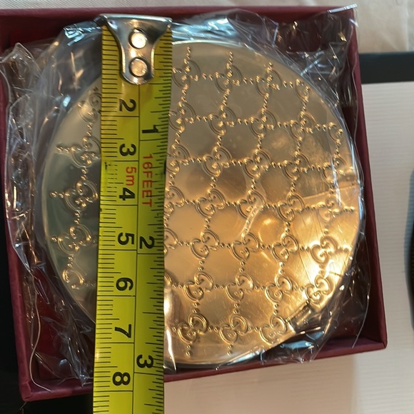 Gucci compact mirror with box and bag - Picture 5 of 5